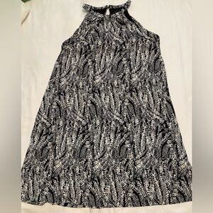 Tahari Black and White Sleeveless Dress with pockets size XS